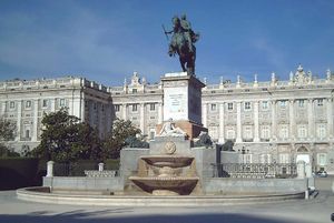 Monumento a Felipe IV (Madrid) 01.jpg