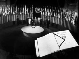 Firma de la Carta de las Naciones Unidas (San Francisco, 1948).jpg
